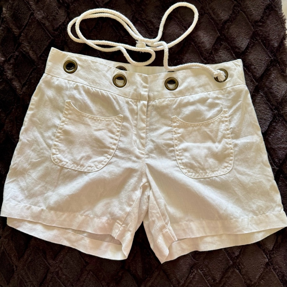 Boston Proper White Women's Shorts with Rope rope belt and grommet; Size 4